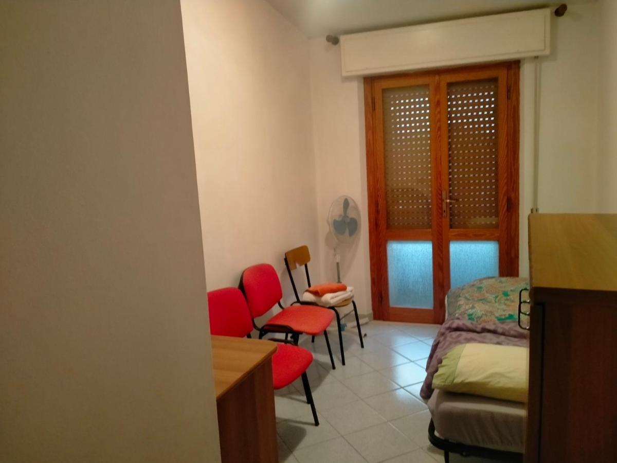 Appartamento Santa Giusta Exterior foto